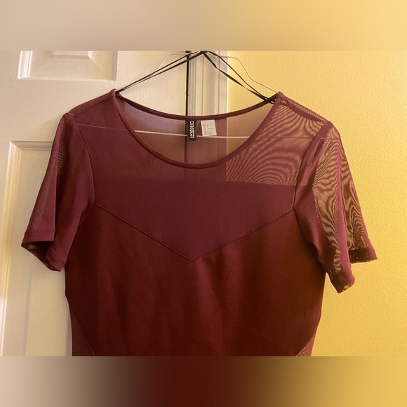 H&M Divided Womens Size 6 Maroon Skater Dress - Picture 3 of 8